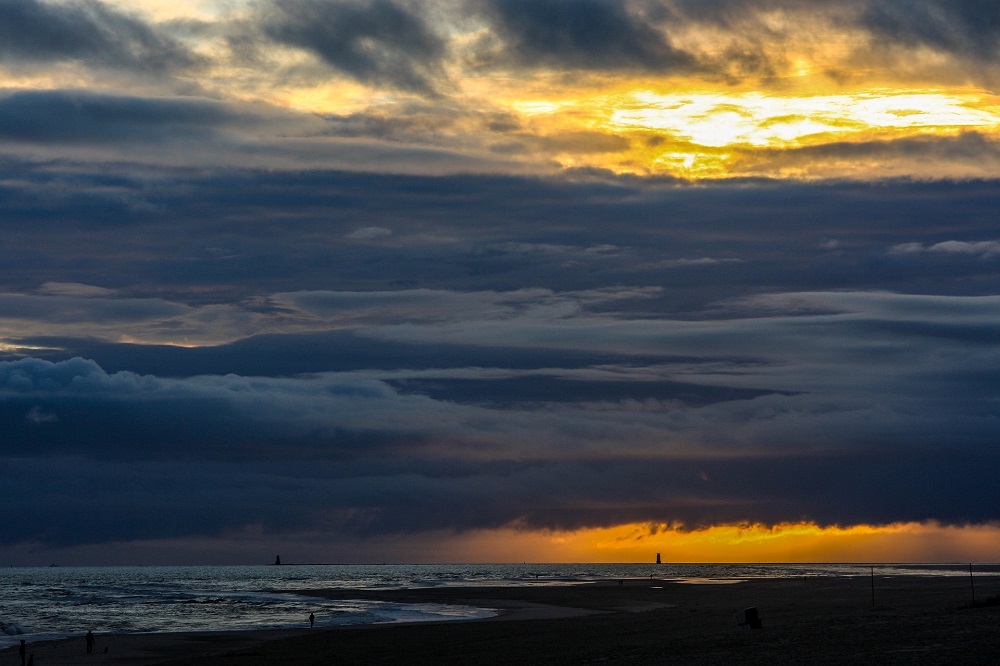 Rain cloud above tideland Pixabay.jpg